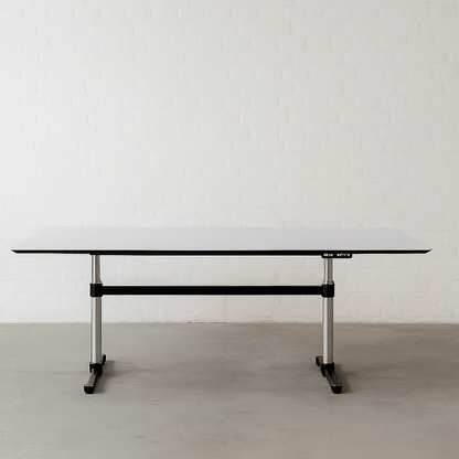 USM Kitos E elektrisch höhenverstellbarer Schreibtisch 250x100 cm Perlgrau robust stabil
