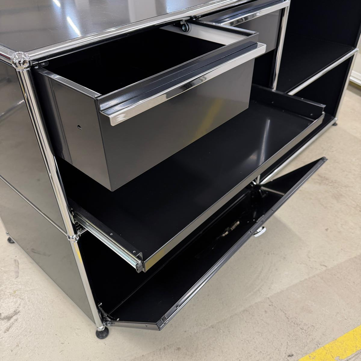 USM Haller Sideboard 2x2 schwarz 50cm Tiefe