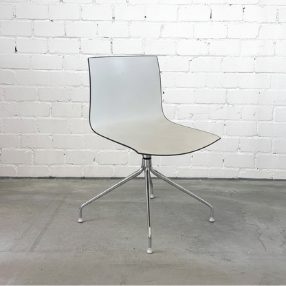 Arper Catifa 46 Konferenzstuhl weiß