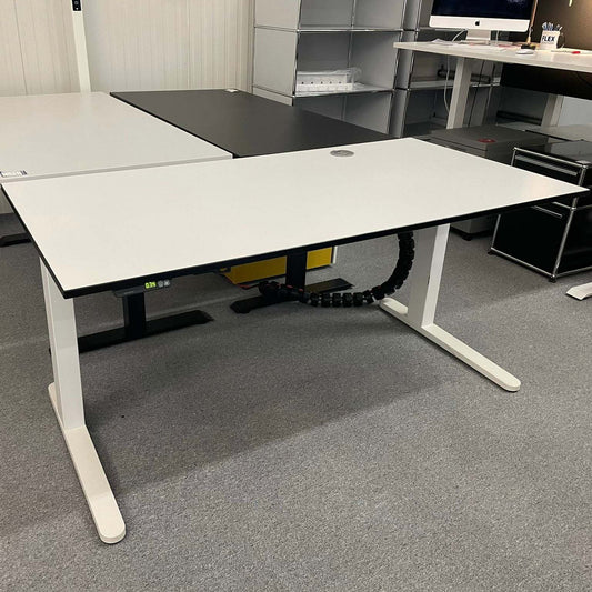 VS Schreibtisch 160x80cm electric height-adjustable desk in black and white