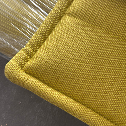 Vitra Alcove Cabin Highback mit Arbeitsplatte gelb