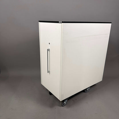Vario Apothekerschrank 2OH weiß mit schwarzer Kante, abschließbar, 2 Schubladen auf Rollen, 80x45x70 cm