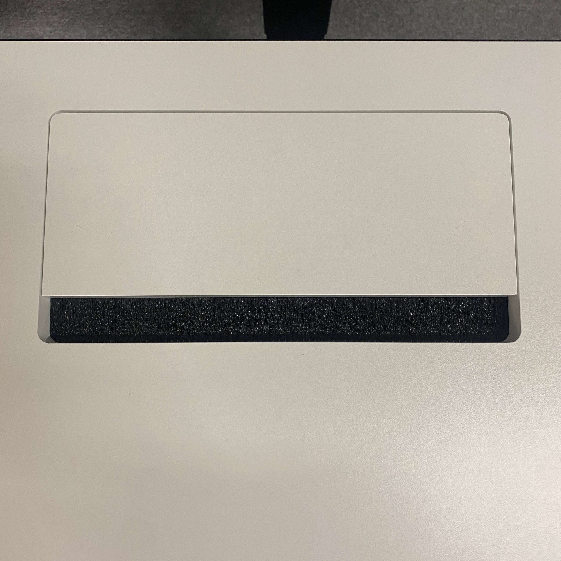 Vario Change 180x80cm white height-adjustable desk with black edge and cable management slot