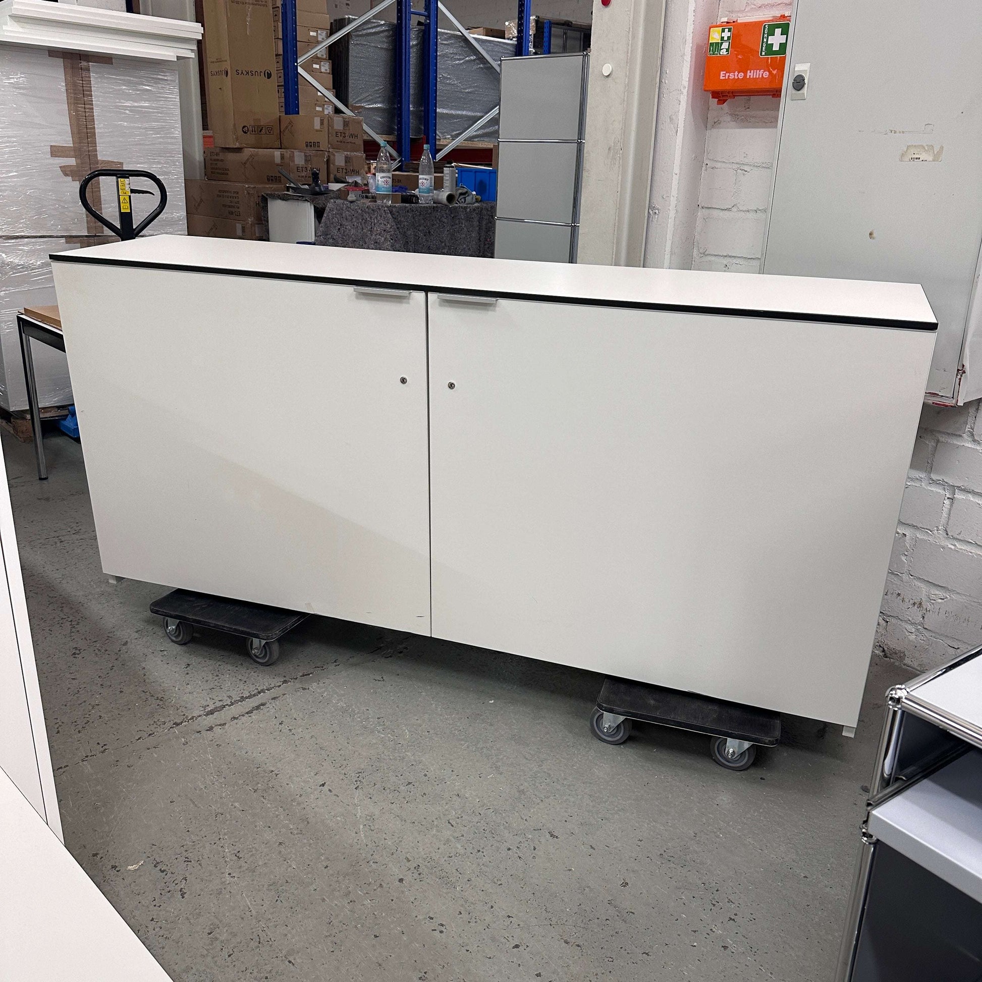 Vario M9 Sideboard 2OH weißer Schwebetürenschrank abschließbar 220x43x71 cm