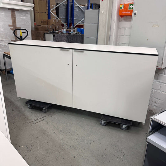 Vario M9 Sideboard 2OH weißer Schwebetürenschrank abschließbar 220x43x71 cm