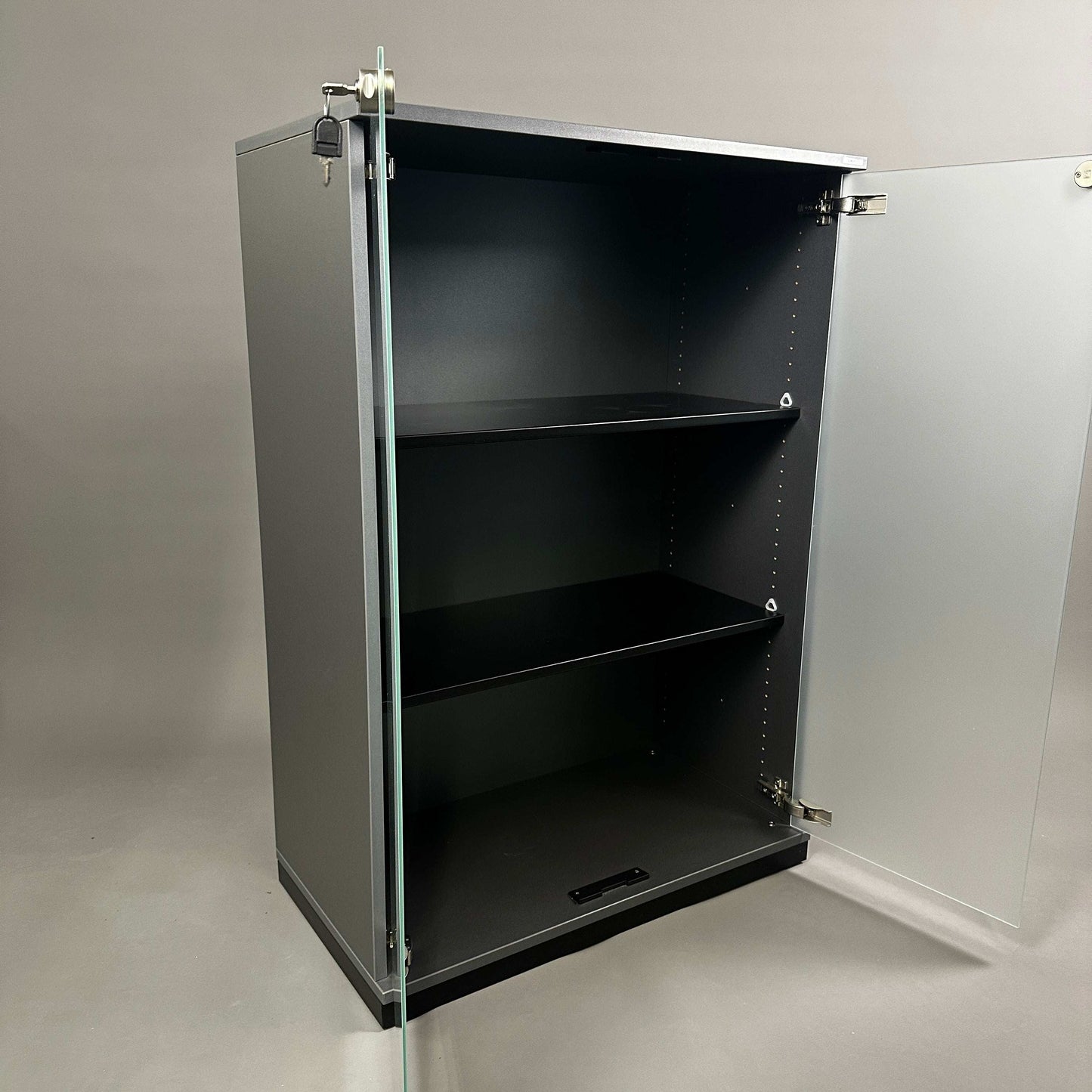 Vario Sideboard 3OH anthrazitgrau abschließbar mit Glasfront und zwei Einlegeböden