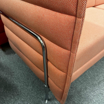 Vitra Alcove 3-Sitzer Sofa in pastellrotem Hopsak-Stoff mit chromgestell Nahaufnahme