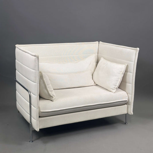 Vitra Alcove Lowback Love Seat hellbeige aus robustem recyceltem Polyester, 120x98x87 cm, modernes Design für Büroumgebungen