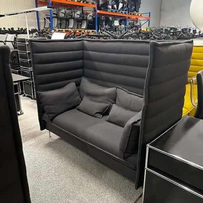 Vitra Alcove Zweisitzer gray two-seater sofa with high back and side panels, modern design for comfort and style.