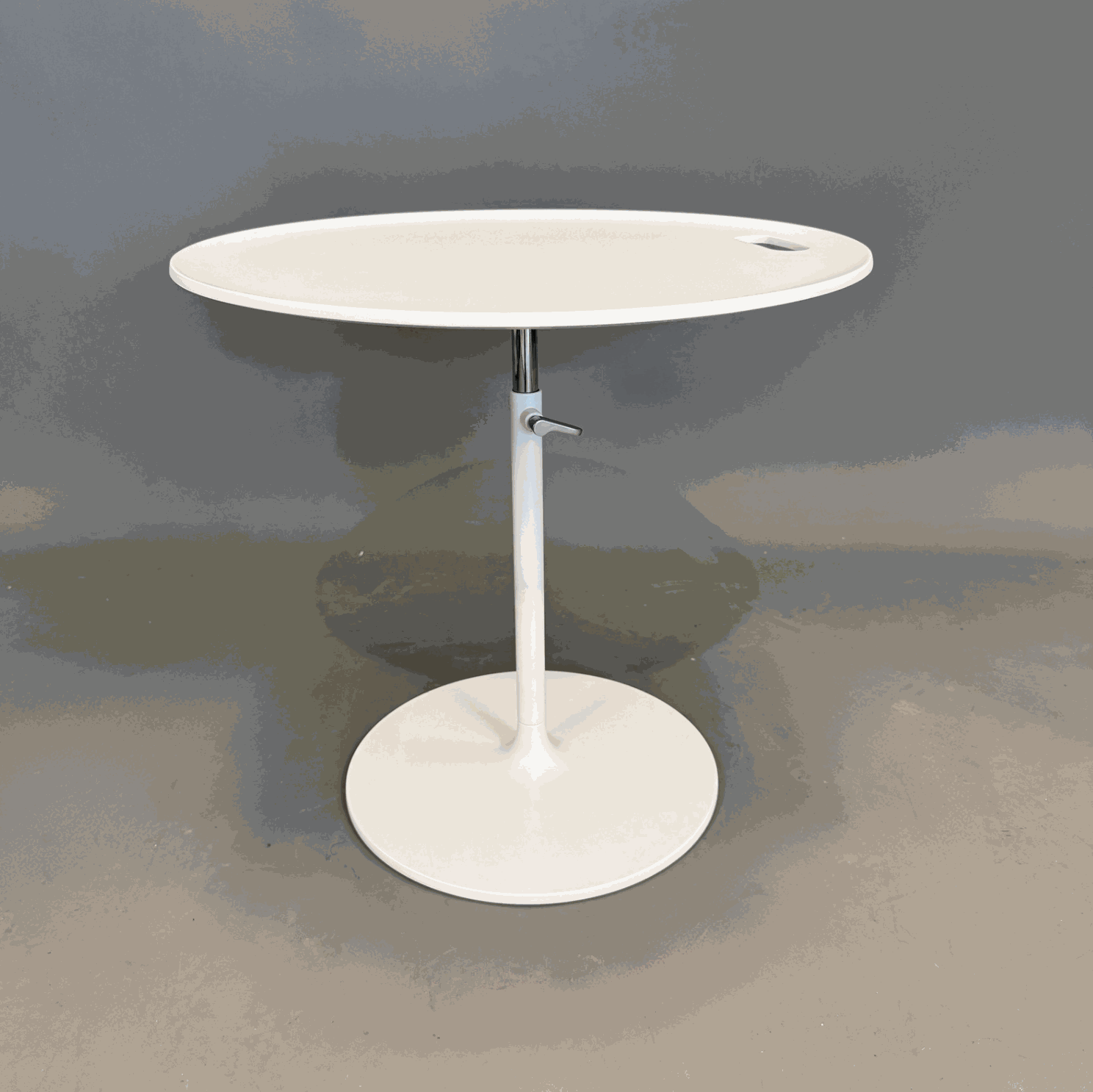 Vitra Beistelltisch Rise Table höhenverstellbar von 48 bis 66 cm, weißer runder Tisch mit 50 cm Durchmesser
