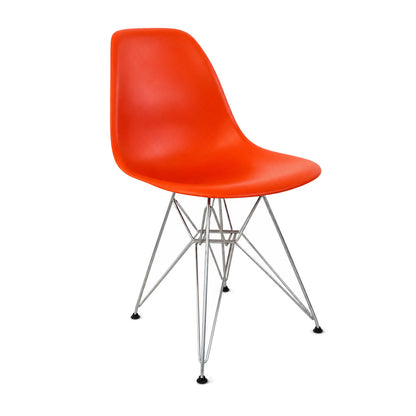 Vitra Eames Plastic Side Chair in Rot/Orange mit Polypropylen-Sitzschale und verchromtem Eiffelturm-Gestell.
