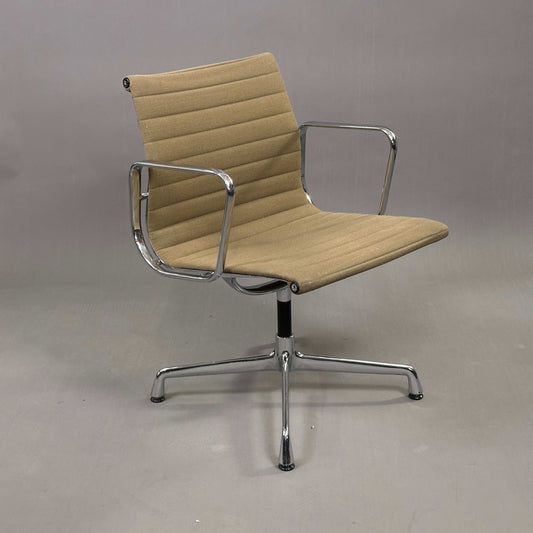 Vitra EA 107 Hopsak brauner Bürostuhl mit verchromtem Aluminiumgestell, nicht drehbar