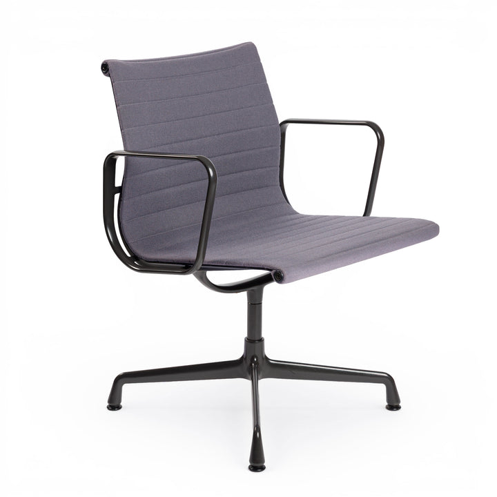 Vitra EA 107 Hopsak fliedergrau pulverbeschichtet