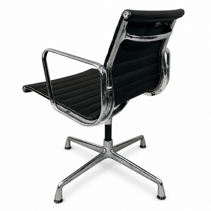 Vitra EA 108 Leder schwarz