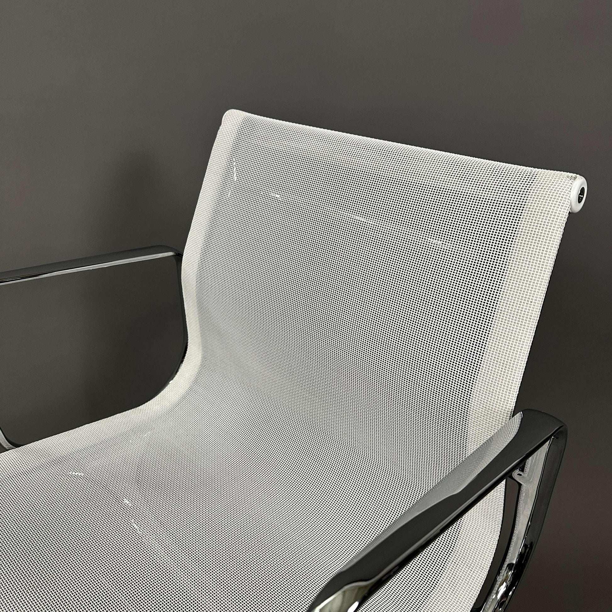 Vitra EA 108 Netz weiß
