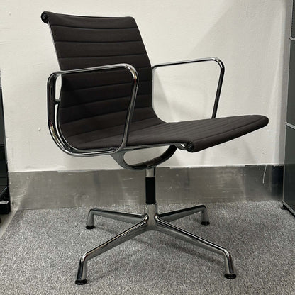 Vitra EA 108 anthracite swivel office chair with ergonomic design and chrome frame