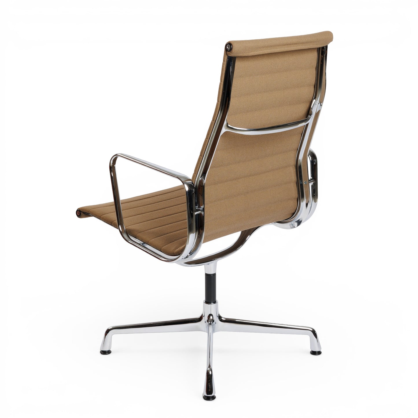 Vitra EA 112 Hopsak braun Bürostuhl mit braunem Hopsak-Bezug und glänzendem Chromgestell.