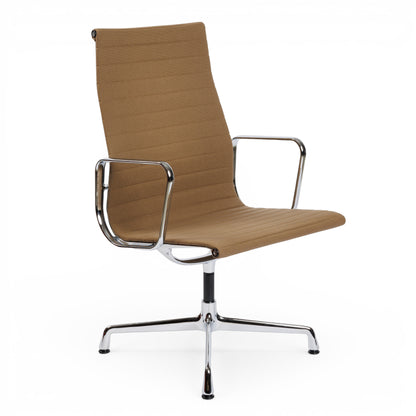 Vitra EA 112 Hopsak braun Bürostuhl mit Chromgestell und Armlehnen, 101cm hoch.