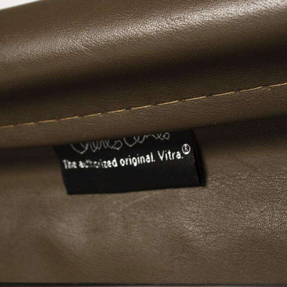 Vitra EA 117 brauner Ledersessel mit Chromgestell und verstellbarer Rückenlehne