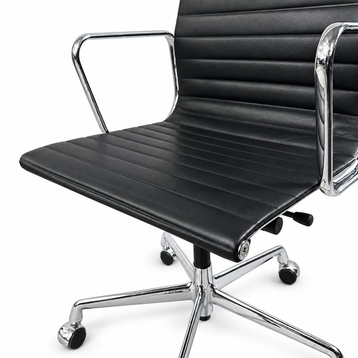 Vitra EA 117 Leder schwarz Chrom