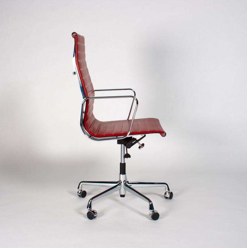 Vitra EA 119 Bürostuhl aus rotem Leder mit verstellbarer Rückenlehne und Chromgestell