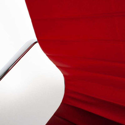 Vitra EA 119 Bürostuhl mit rotem Lederbezug und chromgestell, verstellbare Rückenlehne und Sitzhöhe