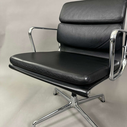 Vitra EA 208 black leather soft pad office chair with chrome frame and swivel base