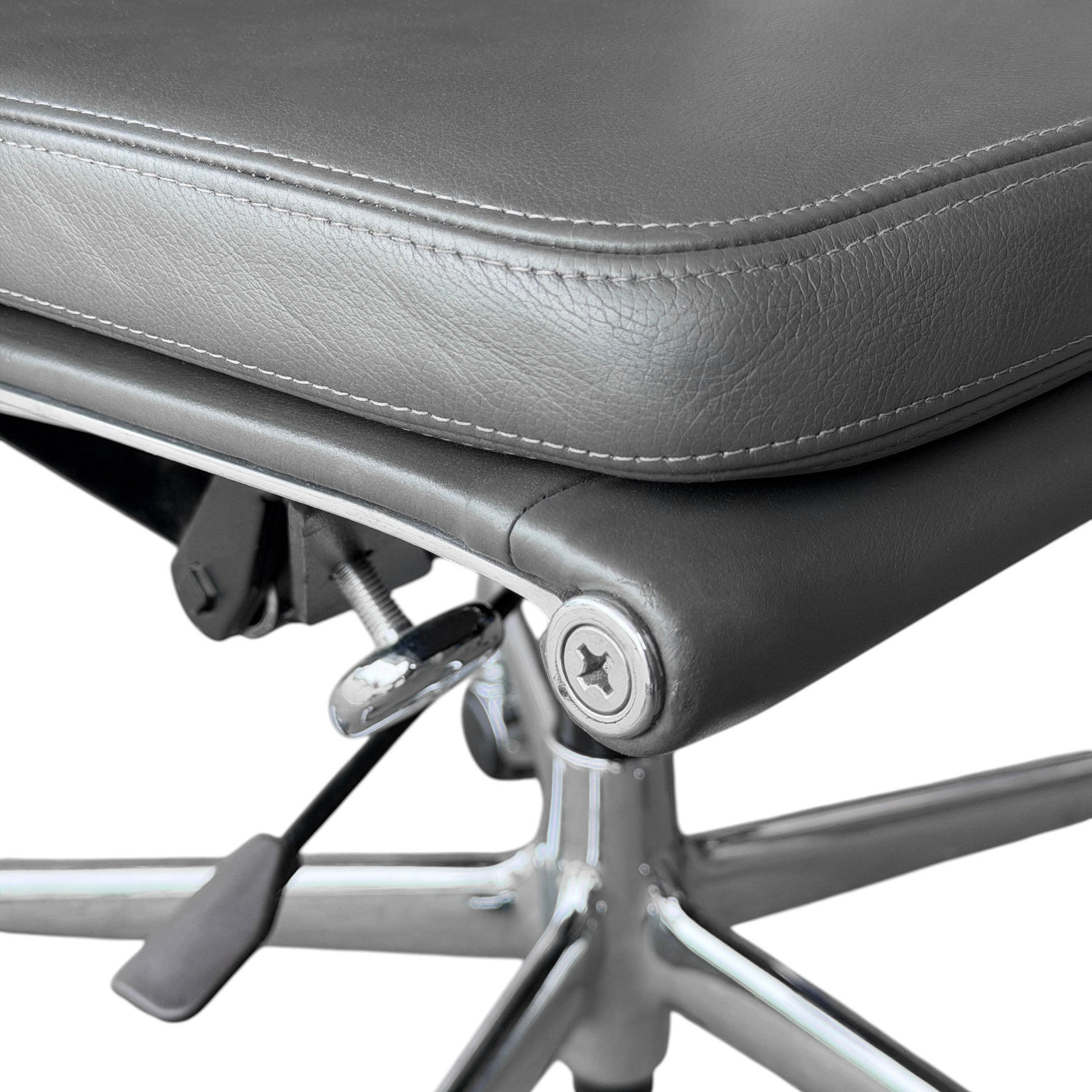 Vitra EA 217 Bürostuhl in grauem Leder mit verstellbarer Sitzhöhe und Chromfuß.