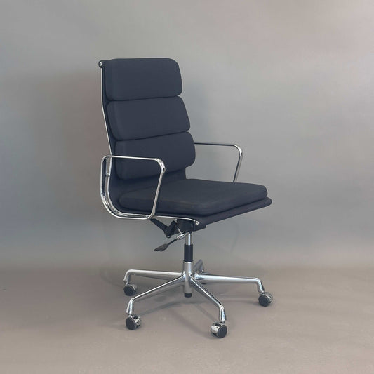 Vitra EA 219 Bürostuhl mit schwarzem Stoffbezug und Chromgestell, höhenverstellbar und neigbar