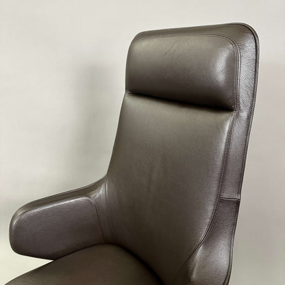 Vitra Grand Executive Chefsessel aus braunem Leder mit höhenverstellbarer und arretierbarer Rückenlehne
