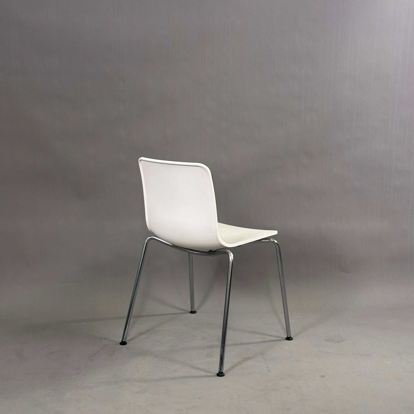 Vitra HAL Schalenstuhl weiß mit verchromtem Metallgestell und Kunststoffsitzschale