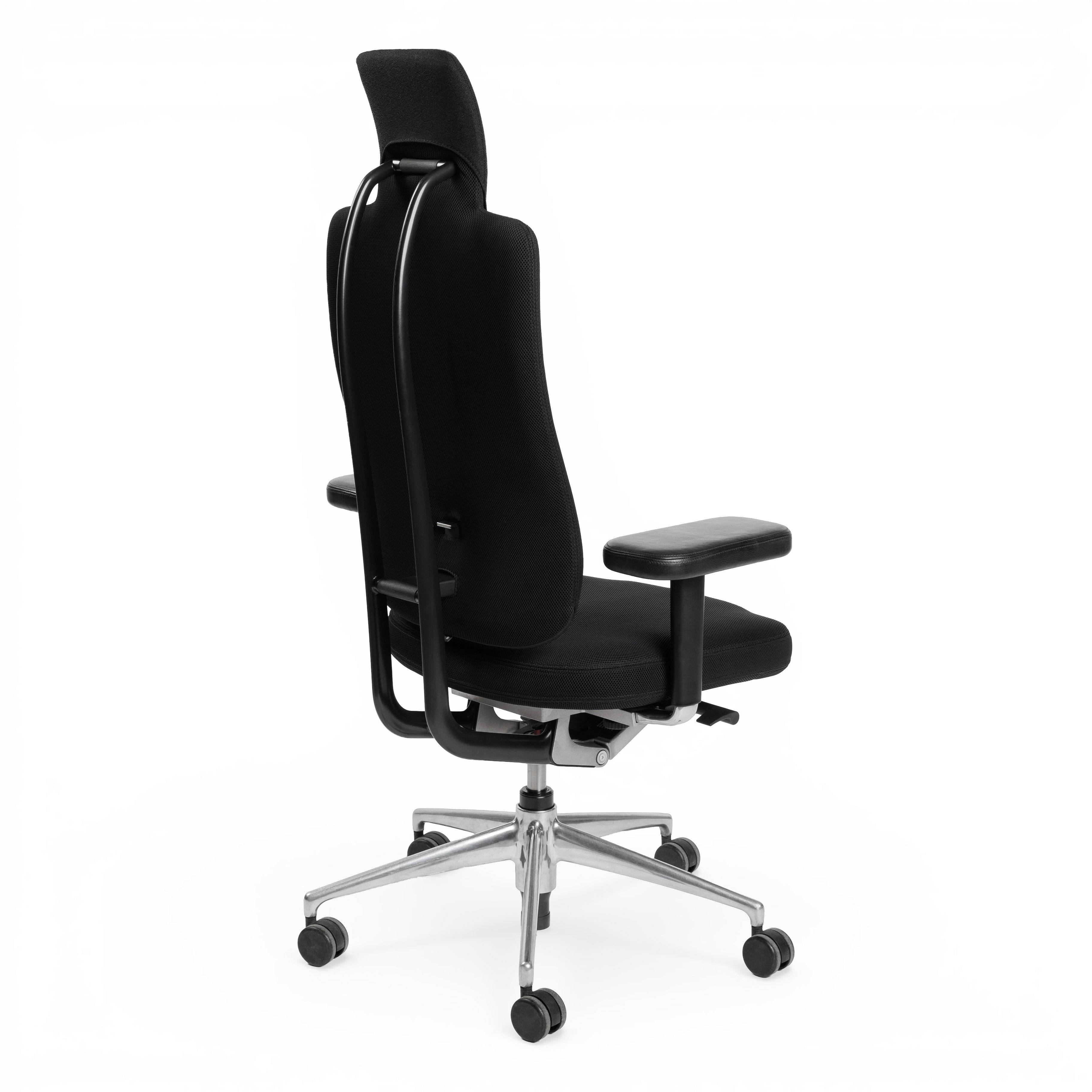 Vitra Headline Bürostuhl in Schwarz, Stoff und Leder, mit hoher Rückenlehne und Aluminiumgestell.
