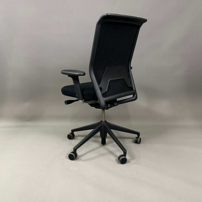 Black Vitra ID Mesh office chair with breathable Diamond Mesh backrest and adjustable ergonomic features