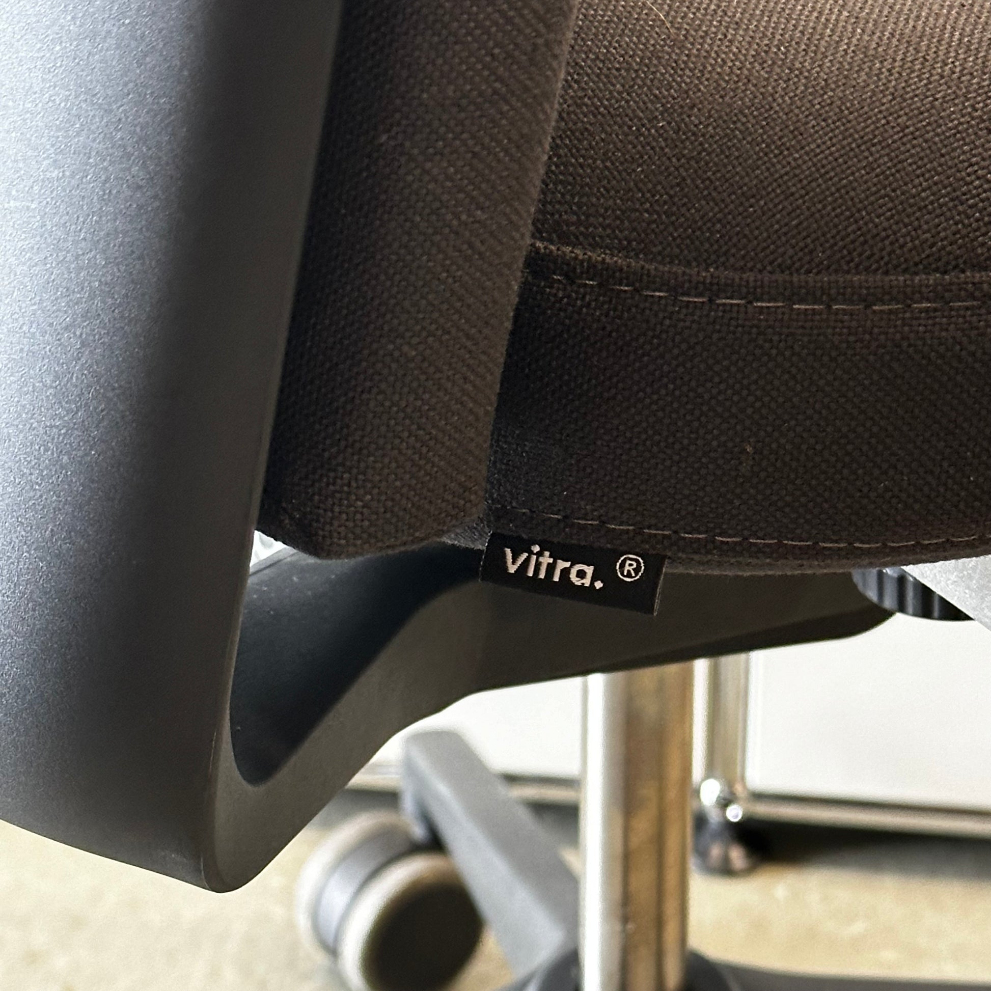 Vitra ID Soft dunkelgrau