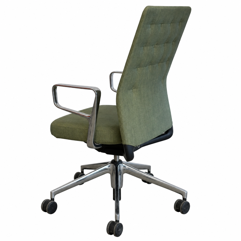 Vitra ID Trim Bürostuhl in grünem Stoff mit poliertem Aluminiumgestell, Ringarmlehnen und Rollen.