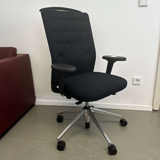 Vitra ID Trim black ergonomic office chair with adjustable armrests and lumbar support