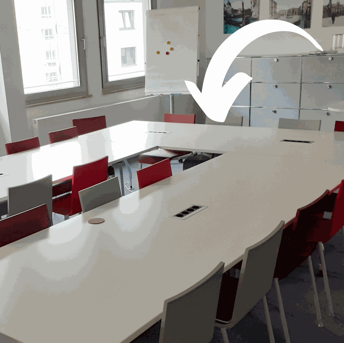 Vitra Konferenztisch white conference table 268x100cm with 2 power outlets in modern office setting