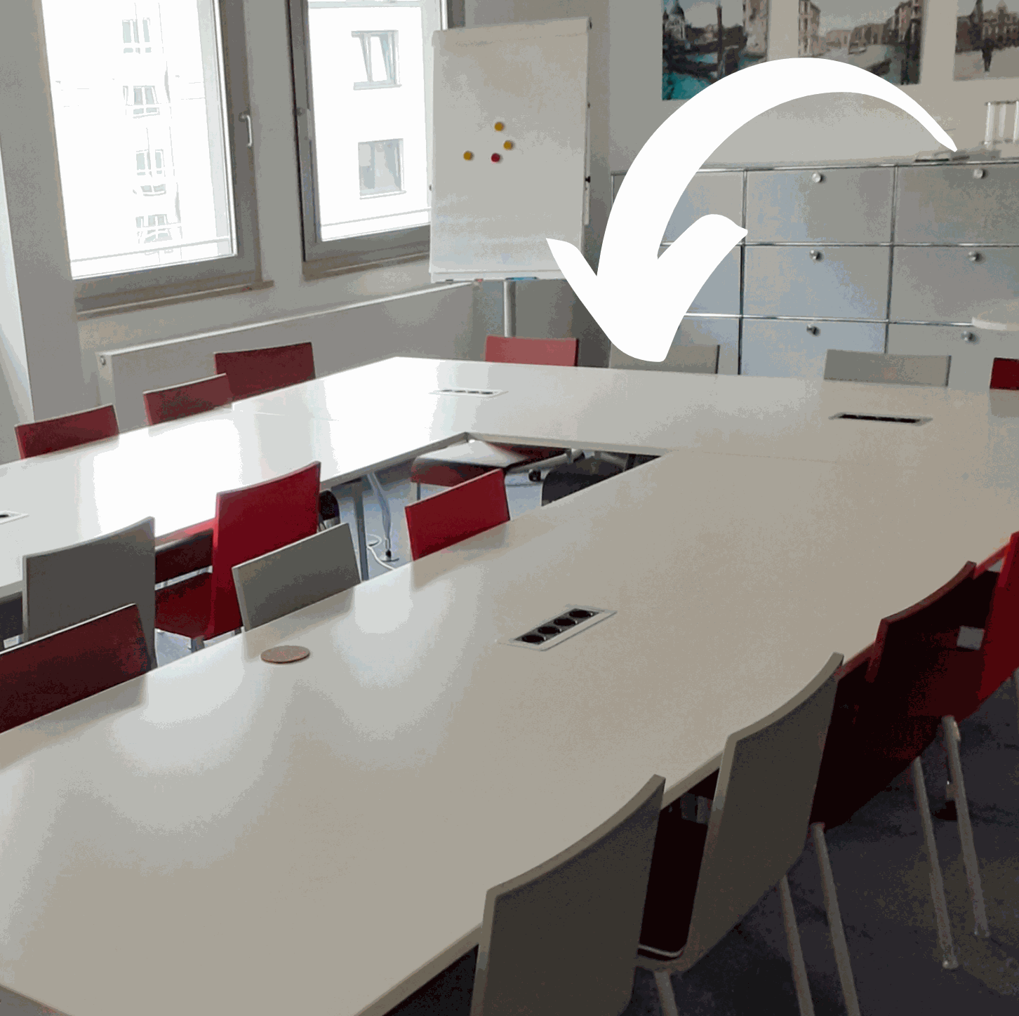 Vitra Konferenztisch white conference table 268x100cm with 2 power outlets in modern office setting