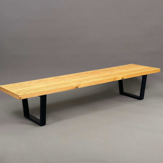Vitra Nelson Bench aus braunem Eschenholz mit schwarzem Metallgestell, modernes Design, 183 x 37 x 47 cm