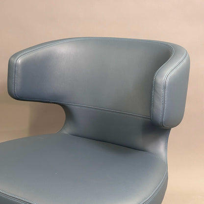 Vitra Petit Repos Loungesessel aus blauem Premiumleder mit verchromtem Stahlgestell