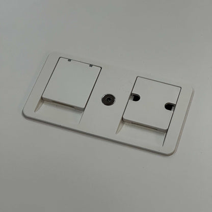 Close-up of soft light color cable outlet and power socket on Vitra Tyde Konferenztisch 200x100cm conference table surface