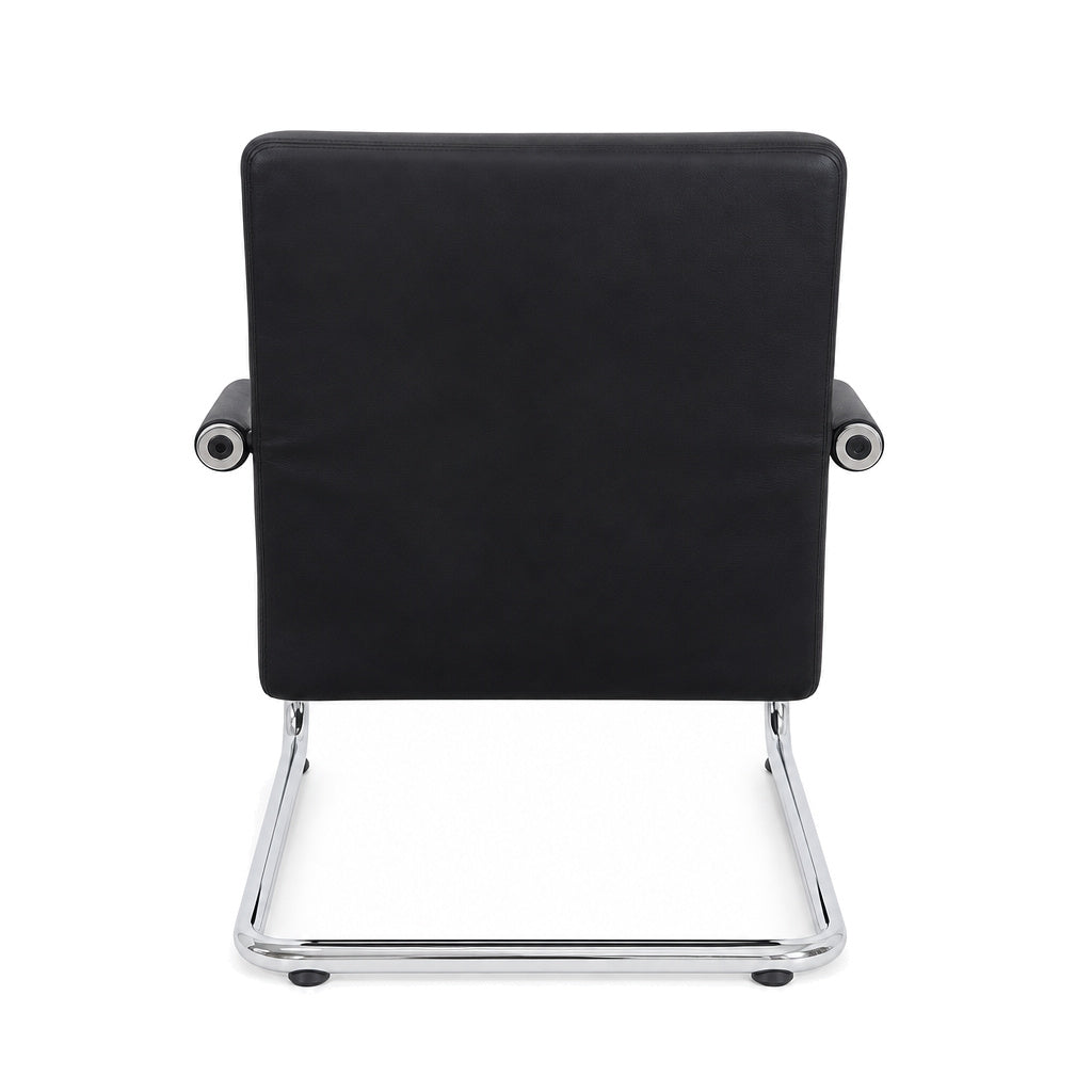 Vitra VisaLounge Sessel in schwarzem Leder mit Armlehnen und verchromtem Freischwinger-Gestell, Rückansicht.