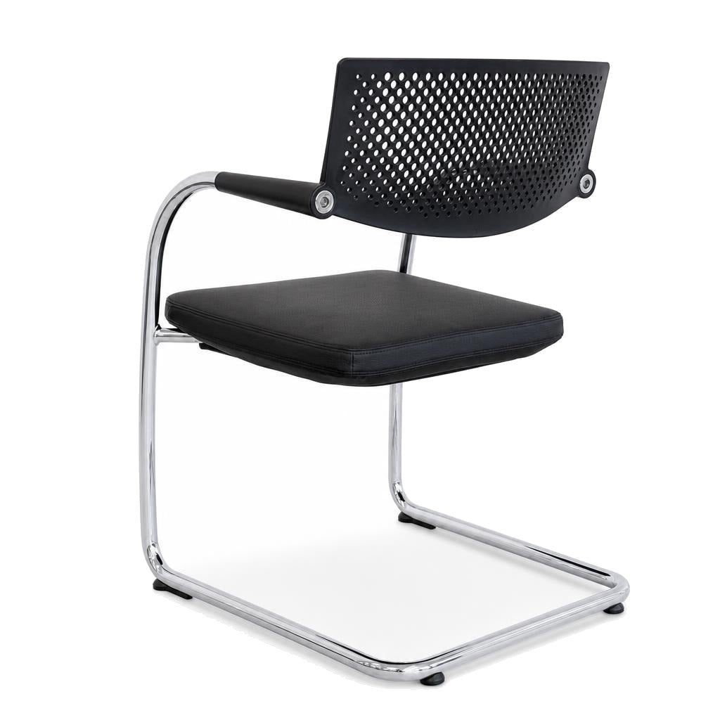 Vitra Visavis 2 Freischwinger mit schwarzer Ledersitzfläche und gelochter Kunststoff-Rückenlehne auf Chromgestell.