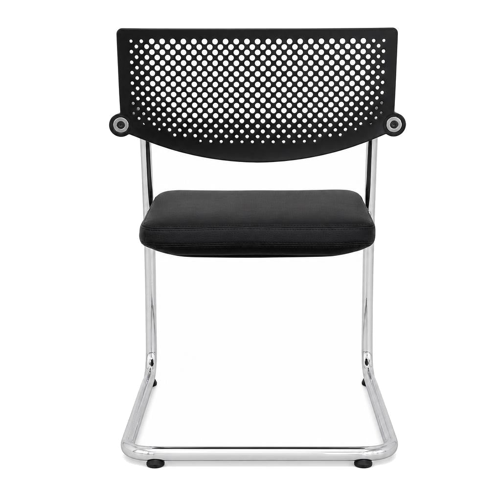 Vitra Visavis 2 Freischwinger mit schwarzer Ledersitzfläche und gelochter Kunststoff-Rückenlehne auf Chromgestell.