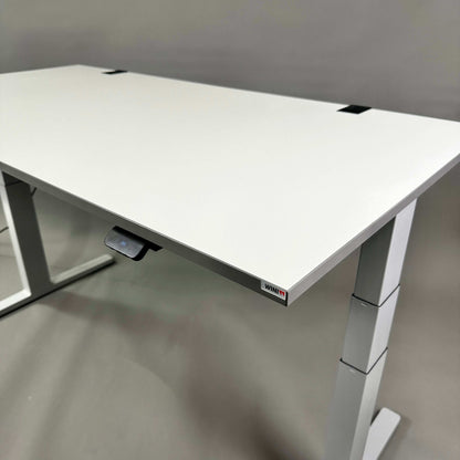 WINI Flow Schreibtisch 160x80cm white electric height-adjustable desk with cable management slots