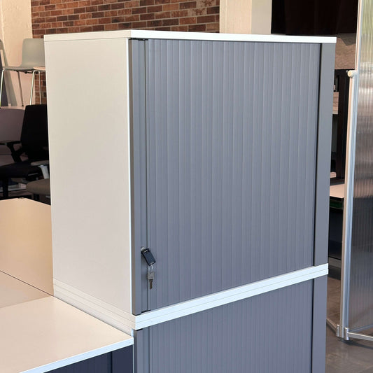 WINI Rollladenschrank 4OH white porcelain body with anthracite front, lockable left, 165x80x45cm in office setting