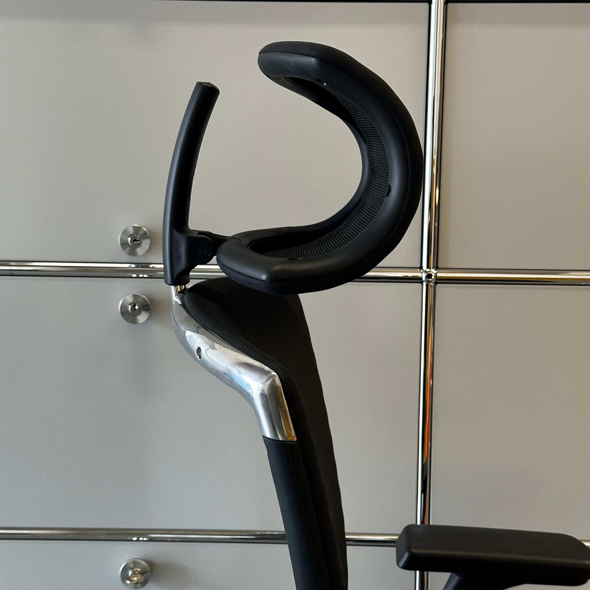 Wagner Titan 20 ergonomic black office chair with headrest and padded support