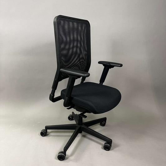 Wagner W1 ergonomic office chair with adjustable seat height, seat depth, 3D armrests, and mesh backrest