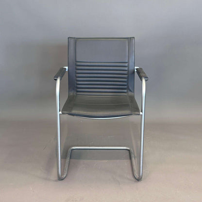Walter Knoll Art Collection Freischwinger Stuhl graues Leder silbernes Gestell stapelbar