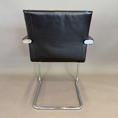 Walter Knoll Art Collection freischwinger Stuhl mit schwarzem Lederbezug und Chromgestell, stapelbar